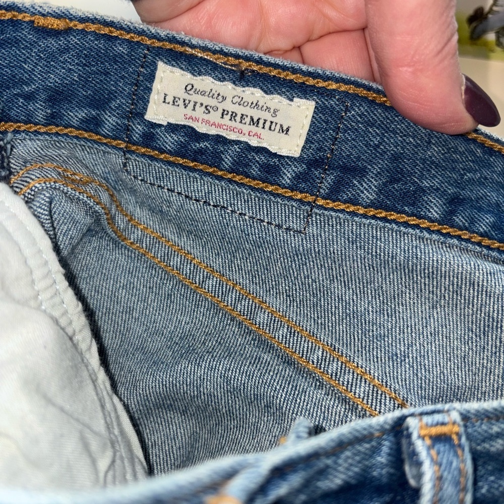 Levi’s Premium Wedgie Straight Crop Jeans Size 28 High Rise Medium Wash Denim - Picture 6 of 7